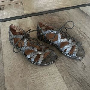 Gentle souls by Kenneth Cole gladiator style flat